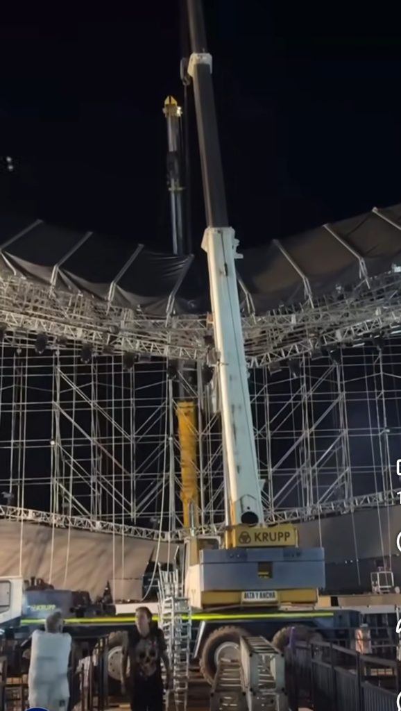 17213-578x1024 ¡A SALVAR LA PATRIA! EL CONCIERTO "LA COMBINACIÓN PERFECTA" PENDE DE UN HILO TRAS COLAPSO ESTRUCTURAL