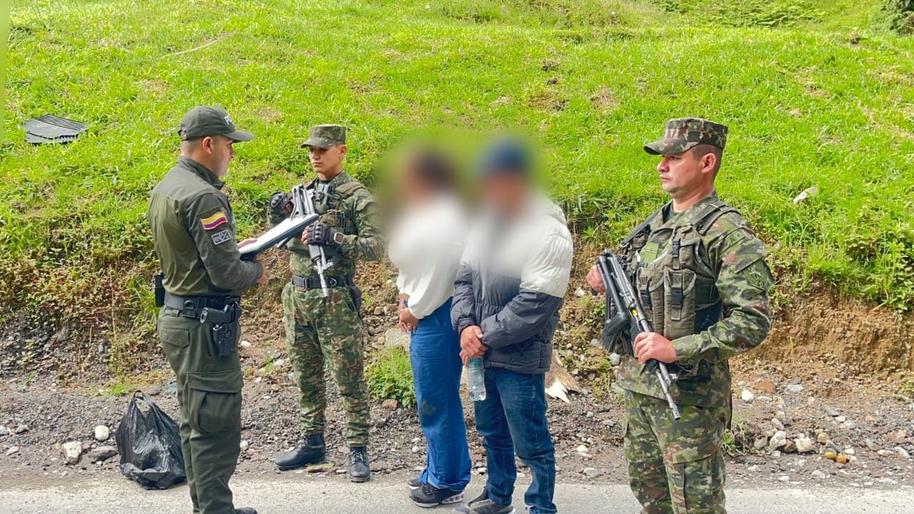 121234 ENCUENTRAN PASTA BASE DE COCA EN VÍAS DEL DEPARTAMENTO