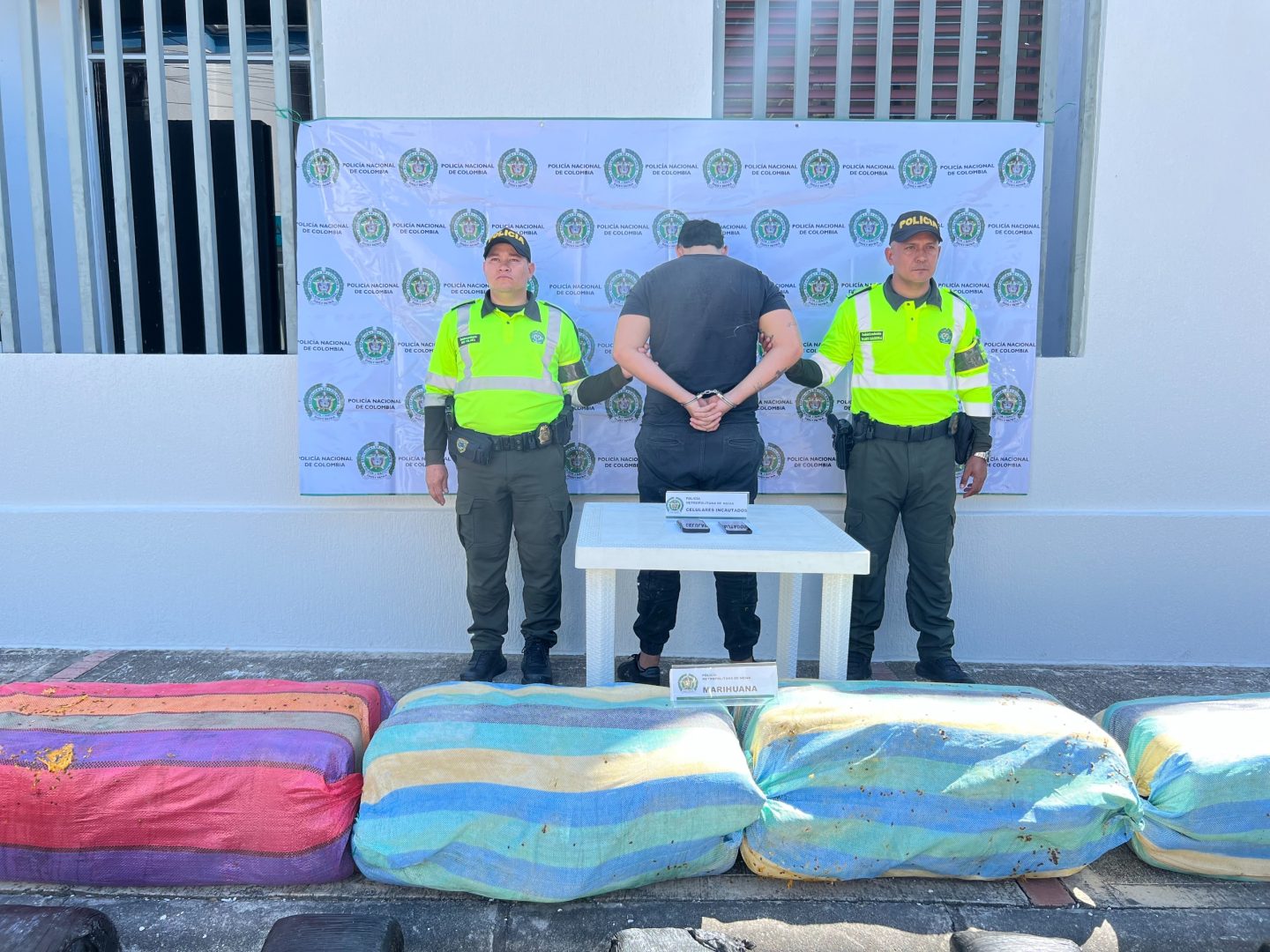 34827-1440x1080 ‎MAS DE MIL KILOS DE MARIHUANA FUERON INCAUTADOS‎