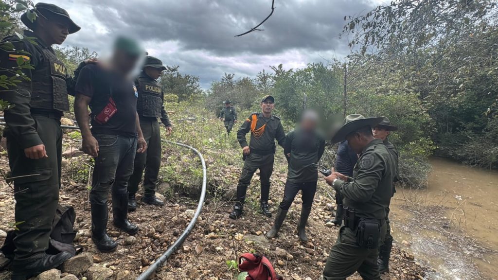 56490-1024x576 ‎POR EXTRACCIÓN ILEGAL DE MATERIAL MINERO FUERON DETENIDOS