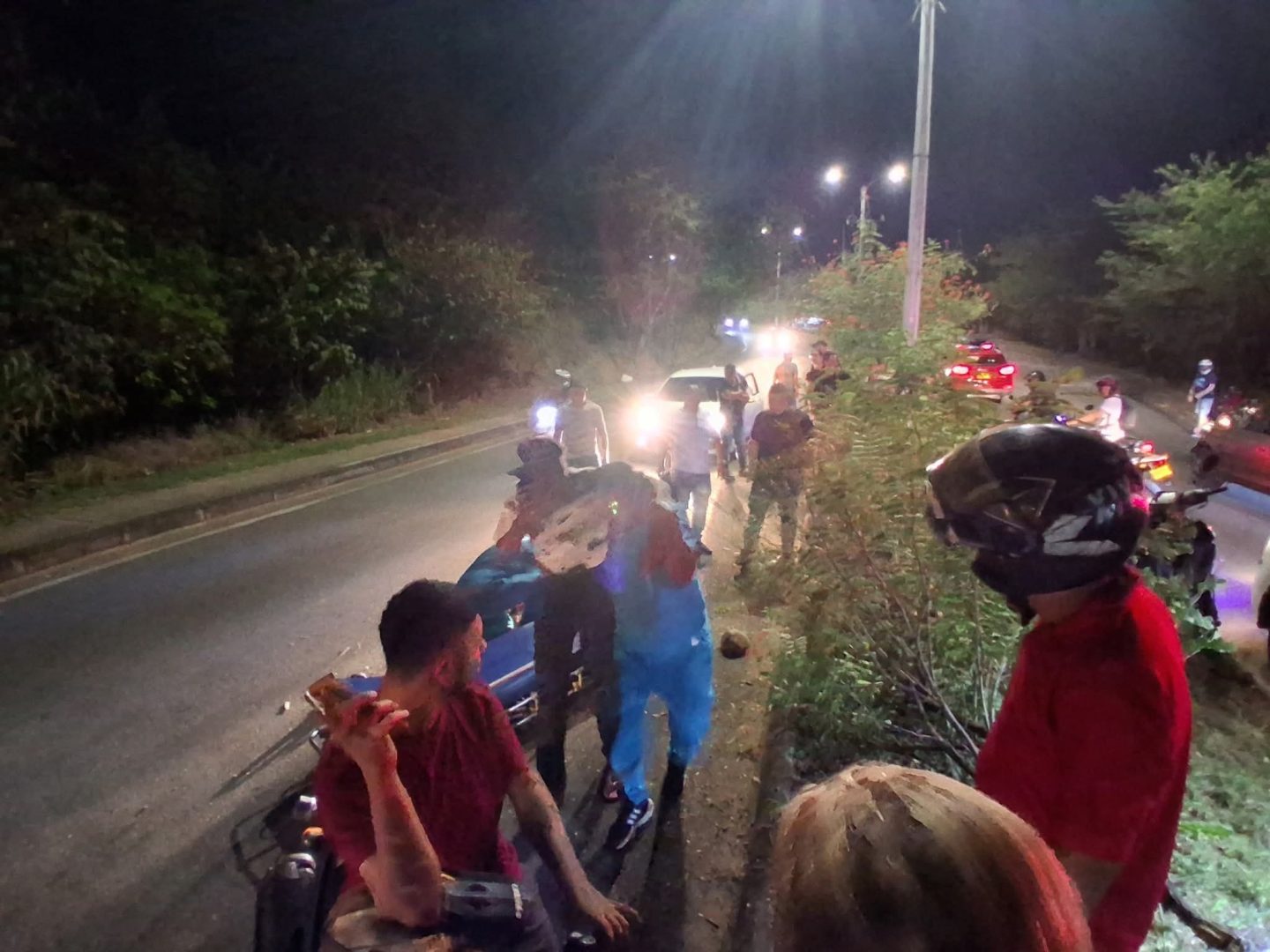 77836-1440x1080 EN LA “SEXTA CIUDAD MÁS SEGURA DEL PAÍS” DELINCUENTES DERRIBAN A DOS MUJERES DE UNA MOTO PARA ROBARLAS