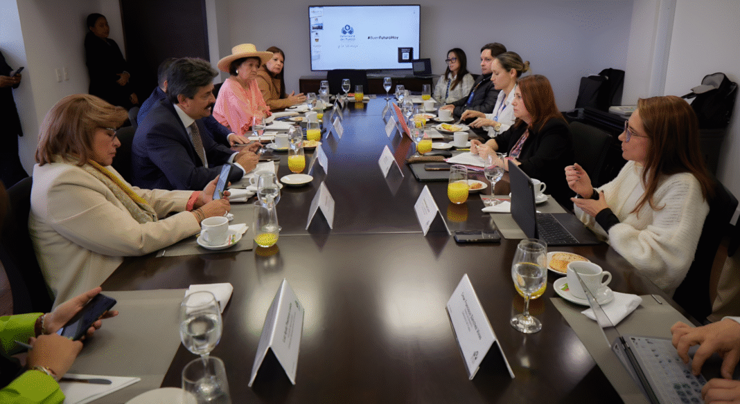 reunion DEFENSORÍA DEL PUEBLO ALERTA POR SITUACIÓN DE ORDEN PÚBLICO EN EL HUILA