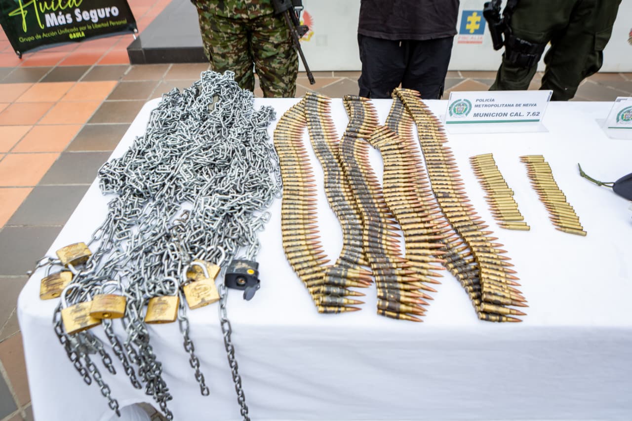 WhatsApp-Image-2025-11-28-at-11.09.41-AM CAPTURAN A ALIAS “RICHARD”, SEÑALADO DE PARTICIPAR EN ATENTADO CON EXPLOSIVOS EN LA PLATA, HUILA