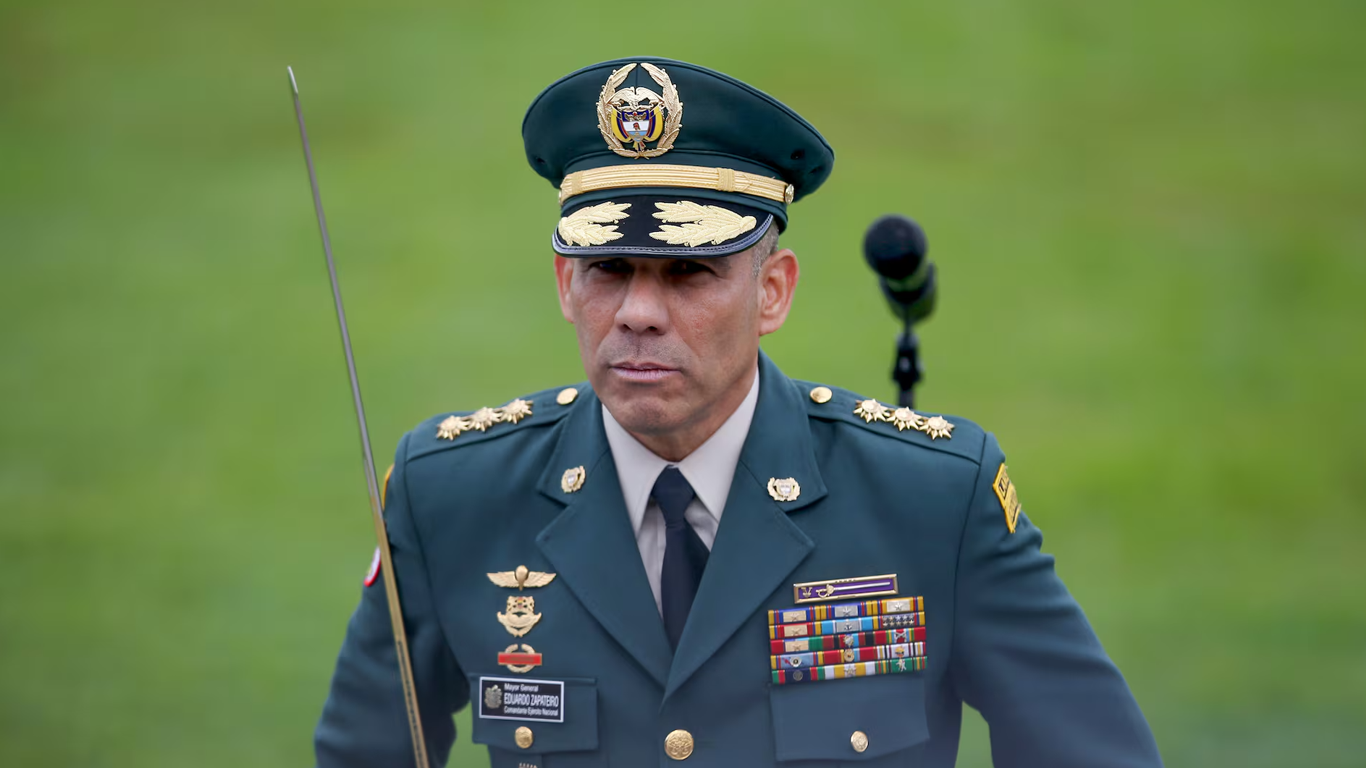 GENERAL (R) ZAPATEIRO SE DECLARA INOCENTE ANTE CARGOS POR PRESUNTO ACOSO SEXUAL